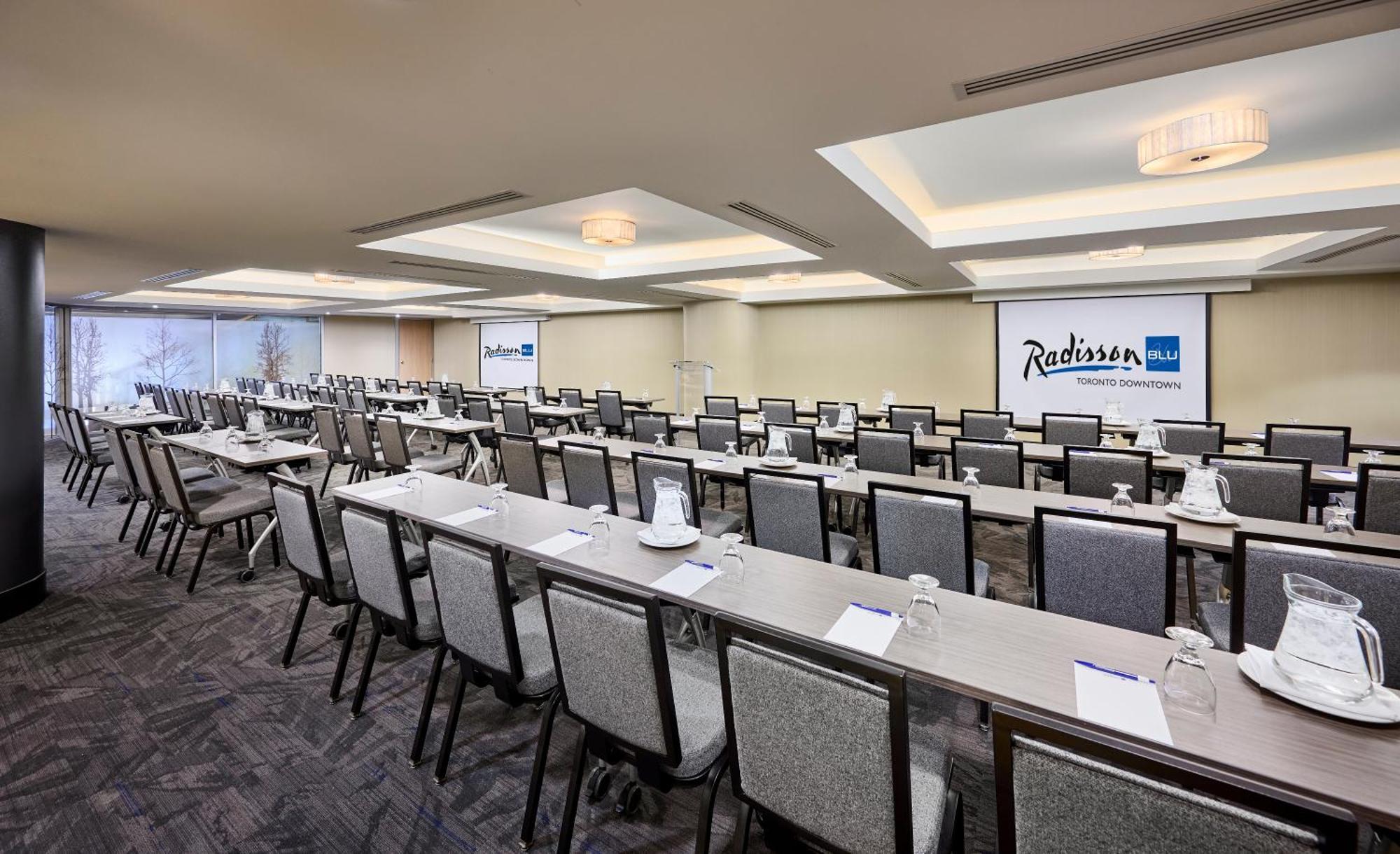 Radisson Blu Toronto Downtown Hotel Bagian luar foto