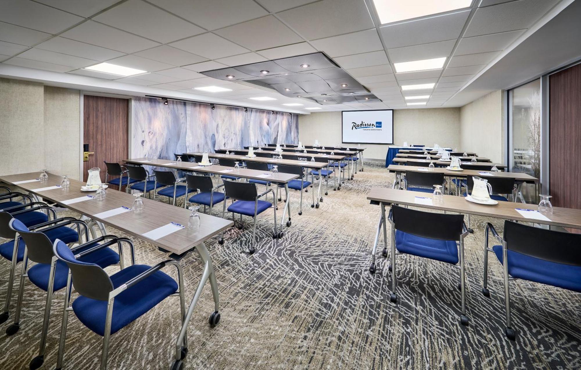 Radisson Blu Toronto Downtown Hotel Bagian luar foto